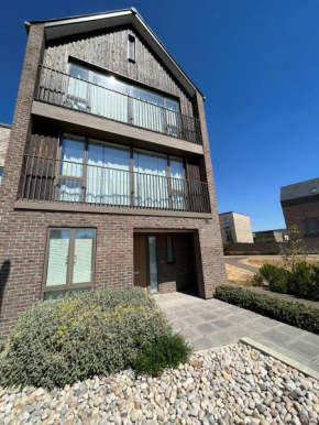 Peaceful Staycation in Luxury Home near Addenbrookes Hospital and Cambridge Biomedical Campus